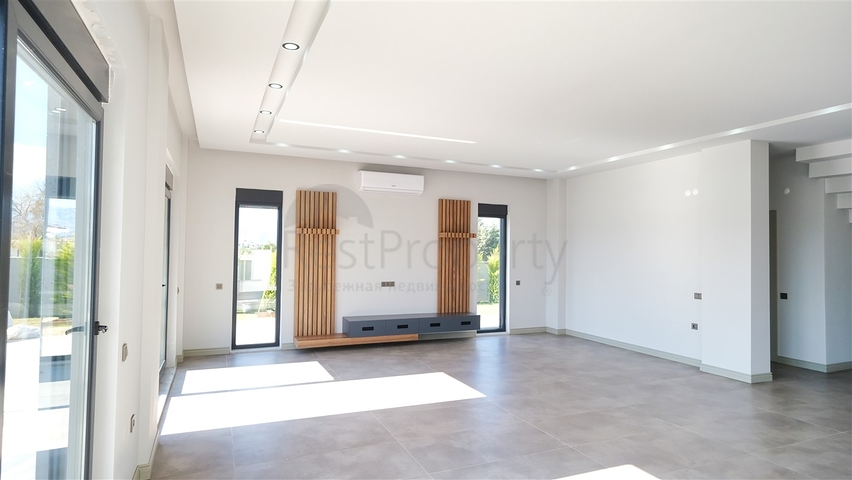 Villa mit 5+1 Grundrissen in der Region Doshemealty - Antalya 