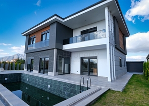 Villa mit 5+1 Grundrissen in der Region Doshemealty - Antalya 