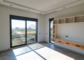 Villa mit 5+1 Grundrissen in der Region Doshemealty - Antalya 