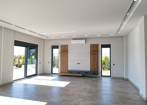 Villa mit 5+1 Grundrissen in der Region Doshemealty - Antalya 