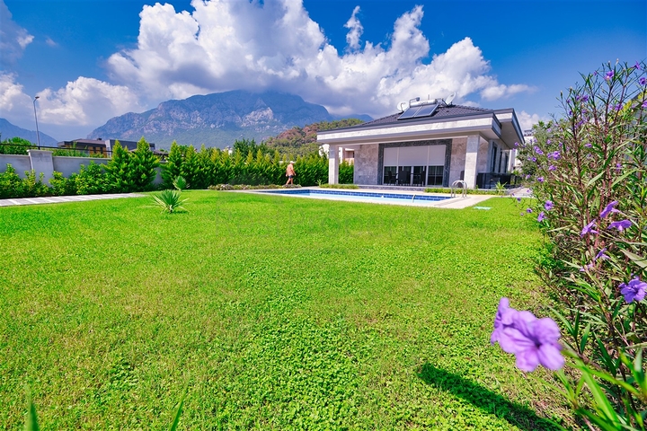 Villa mit 6+1 Grundriss in Kemer - Antalya 