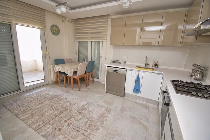 Wohnung mit 3+1 Grundriss im Wohnbezirk Kyzyltoprak - Antalya 