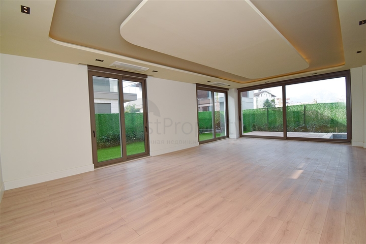 4+1-Villa in der Region Doshemealty - Antalya