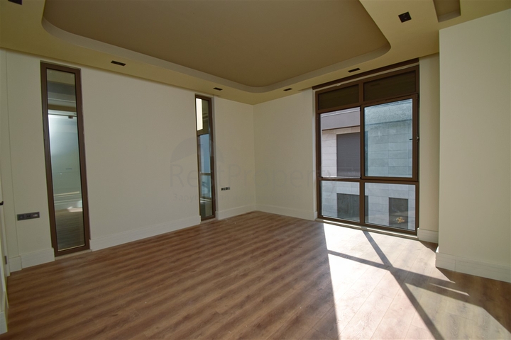 4+1-Villa in der Region Doshemealty - Antalya