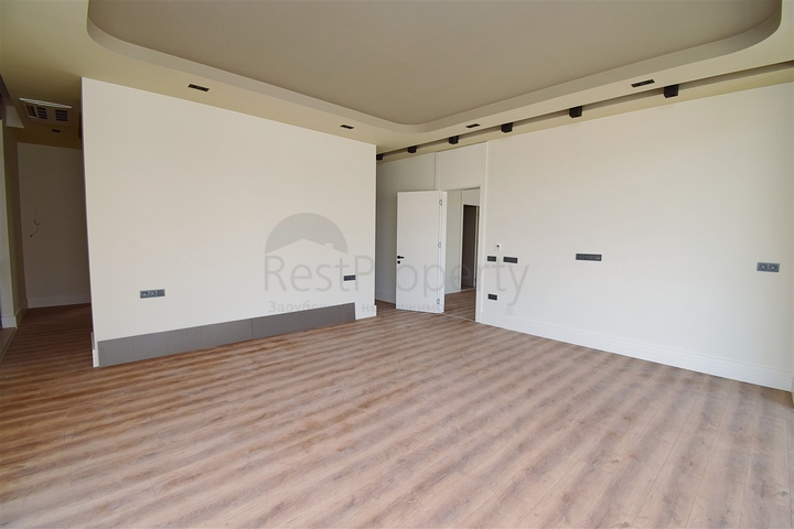 4+1-Villa in der Region Doshemealty - Antalya