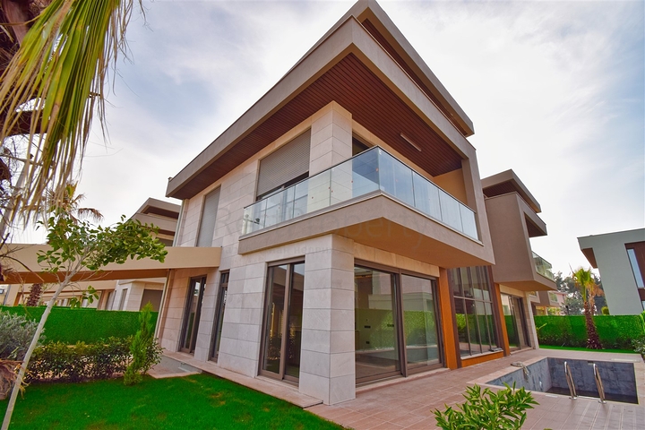 4+1-Villa in der Region Doshemealty - Antalya