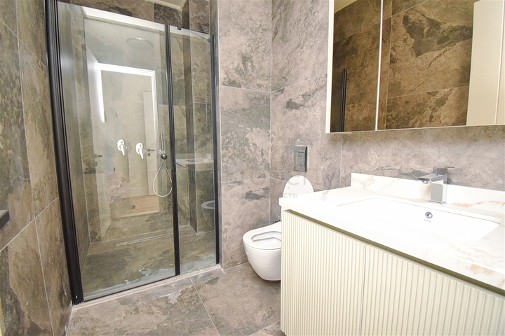 4+1-Villa in der Region Doshemealty - Antalya