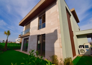 4+1-Villa in der Region Doshemealty - Antalya