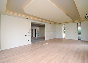 4+1-Villa in der Region Doshemealty - Antalya