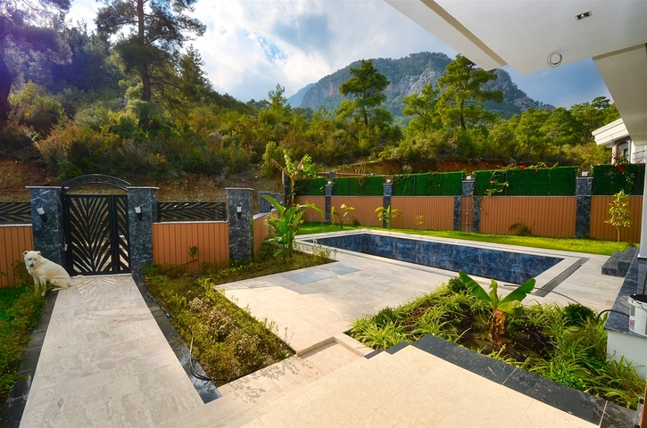 4+2- und 9+3-Villen in Kemer - Antalya