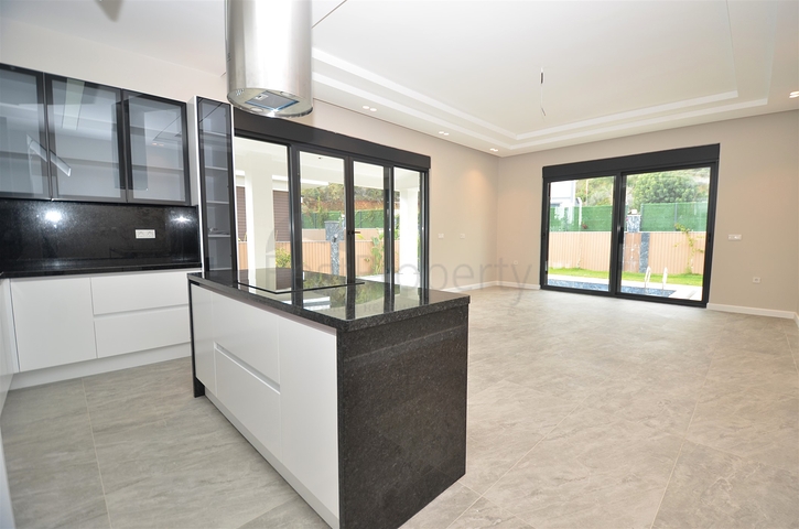 4+2- und 9+3-Villen in Kemer - Antalya