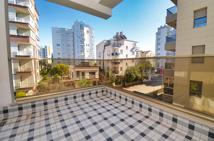 2+1 Wohnung im Zentrum von Antalya