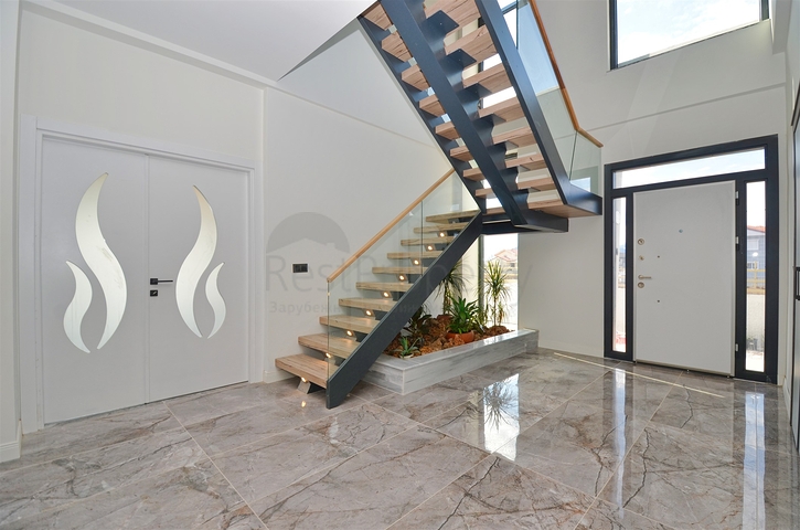 Villa mit 7+2 Grundrissen in der Region Doshemealty - Antalya