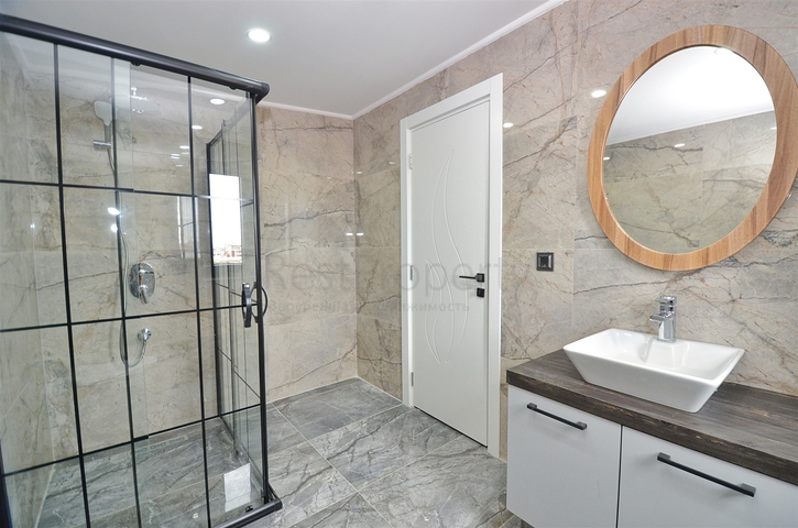 Villa mit 7+2 Grundrissen in der Region Doshemealty - Antalya