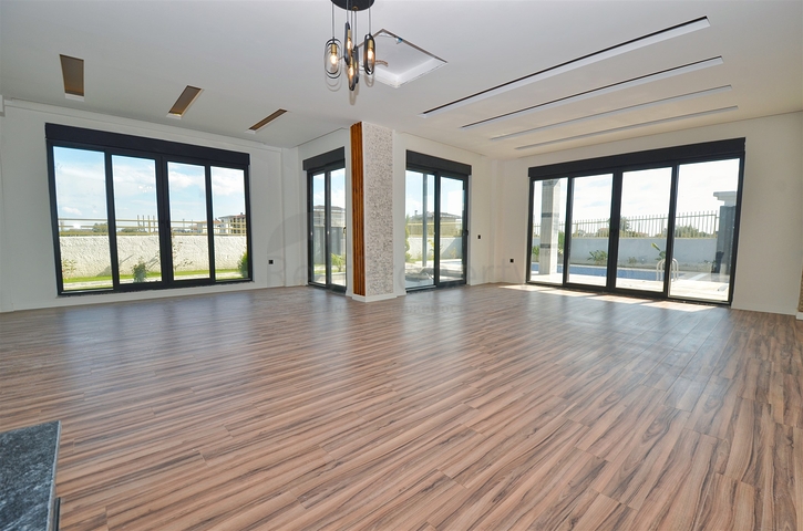 Villa mit 7+2 Grundrissen in der Region Doshemealty - Antalya