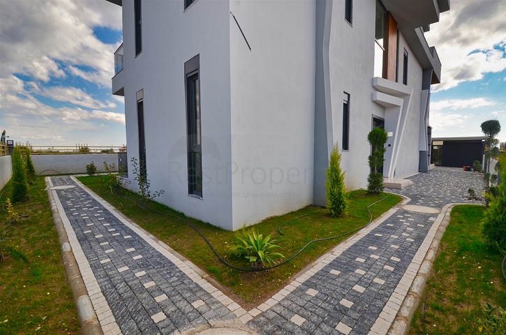 Villa mit 7+2 Grundrissen in der Region Doshemealty - Antalya