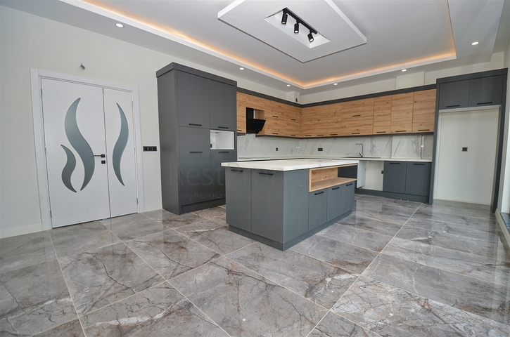 Villa mit 7+2 Grundrissen in der Region Doshemealty - Antalya