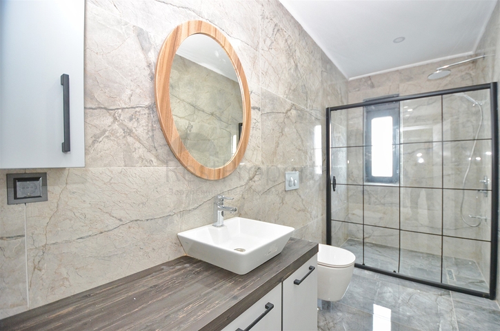 Villa mit 7+2 Grundrissen in der Region Doshemealty - Antalya