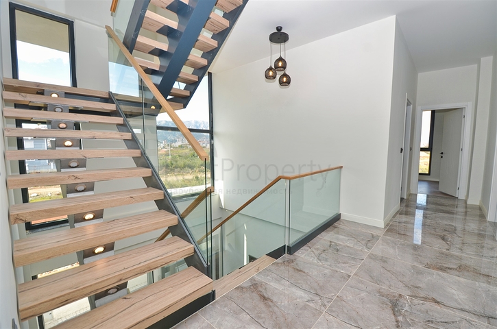 Villa mit 7+2 Grundrissen in der Region Doshemealty - Antalya