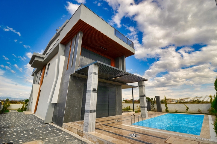 Villa mit 7+2 Grundrissen in der Region Doshemealty - Antalya