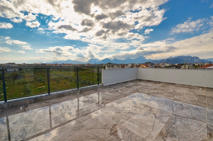 Villa mit 7+2 Grundrissen in der Region Doshemealty - Antalya