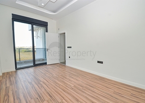 Villa mit 7+2 Grundrissen in der Region Doshemealty - Antalya