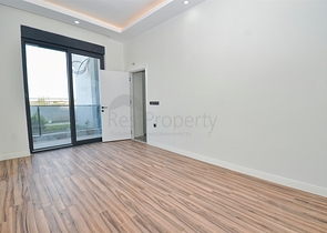 Villa mit 7+2 Grundrissen in der Region Doshemealty - Antalya