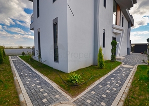 Villa mit 7+2 Grundrissen in der Region Doshemealty - Antalya