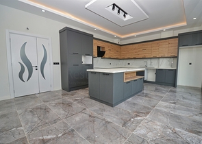 Villa mit 7+2 Grundrissen in der Region Doshemealty - Antalya