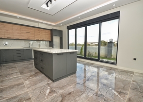 Villa mit 7+2 Grundrissen in der Region Doshemealty - Antalya