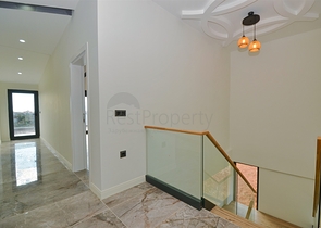 Villa mit 7+2 Grundrissen in der Region Doshemealty - Antalya