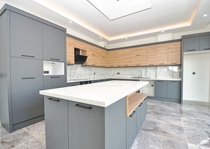 Villa mit 7+2 Grundrissen in der Region Doshemealty - Antalya