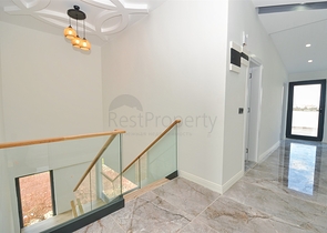 Villa mit 7+2 Grundrissen in der Region Doshemealty - Antalya