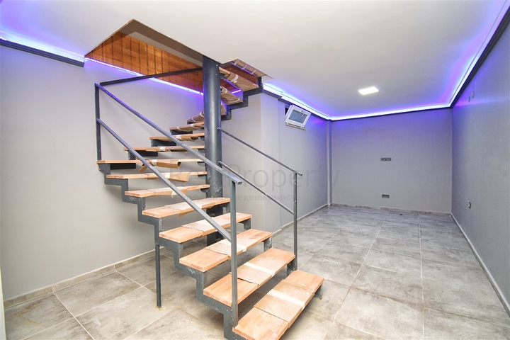 Villa mit 7+3 Grundrissen in Altyntas - Antalya 