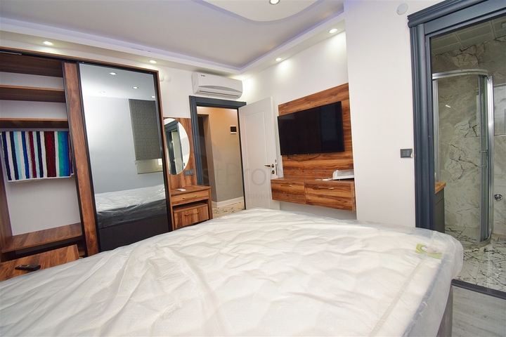 Villa mit 7+3 Grundrissen in Altyntas - Antalya 