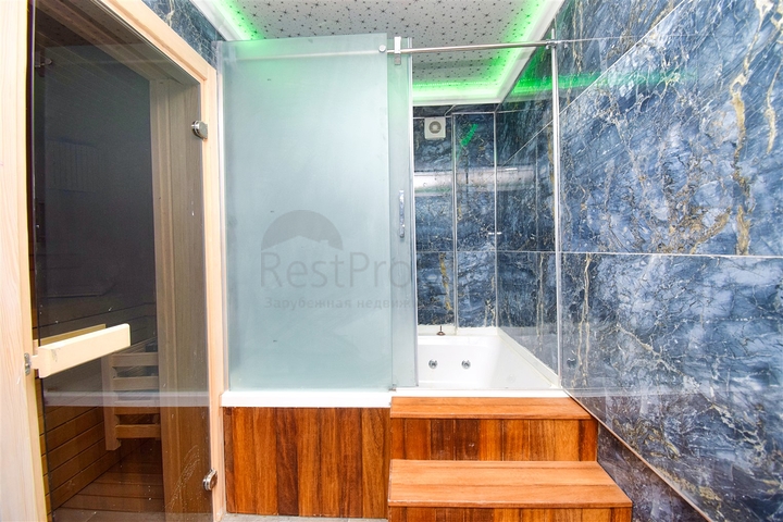 Villa mit 7+3 Grundrissen in Altyntas - Antalya 