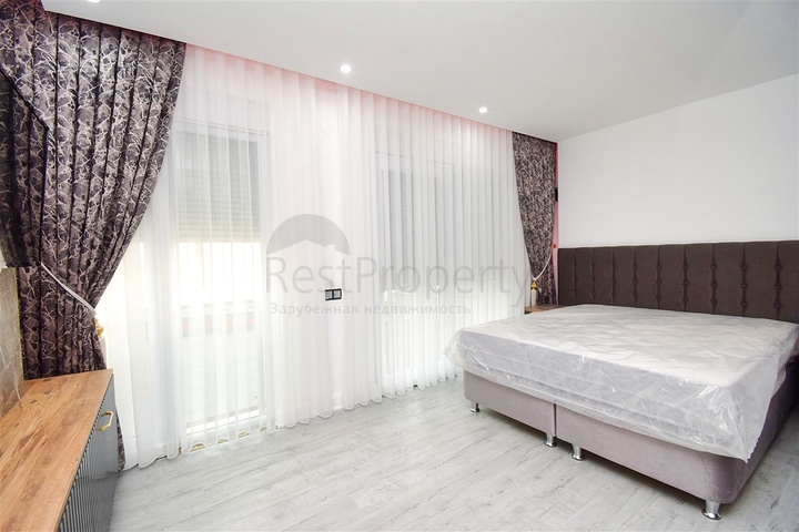 Villa mit 7+3 Grundrissen in Altyntas - Antalya 