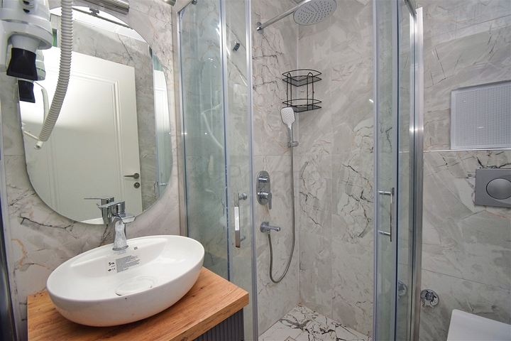 Villa mit 7+3 Grundrissen in Altyntas - Antalya 