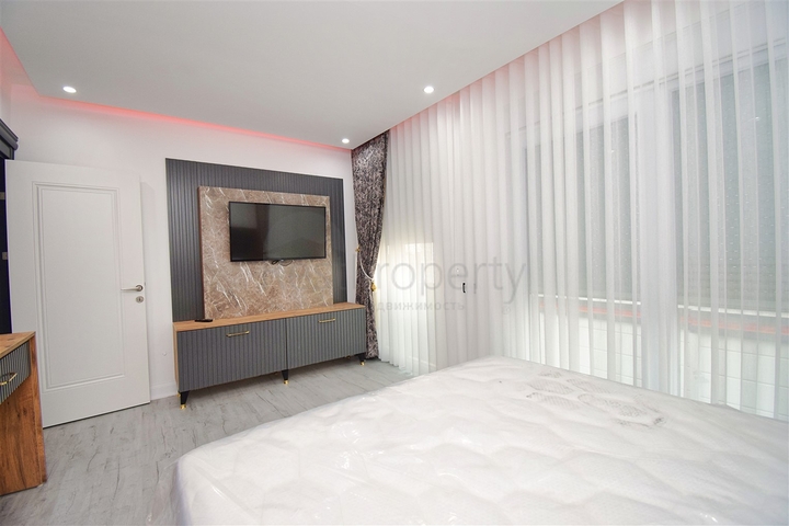 Villa mit 7+3 Grundrissen in Altyntas - Antalya 