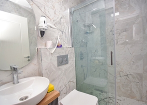 Villa mit 7+3 Grundrissen in Altyntas - Antalya 