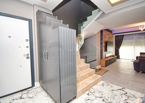 Villa mit 7+3 Grundrissen in Altyntas - Antalya 