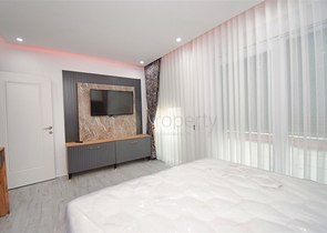 Villa mit 7+3 Grundrissen in Altyntas - Antalya 