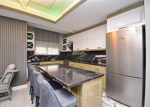 Villa mit 7+3 Grundrissen in Altyntas - Antalya 