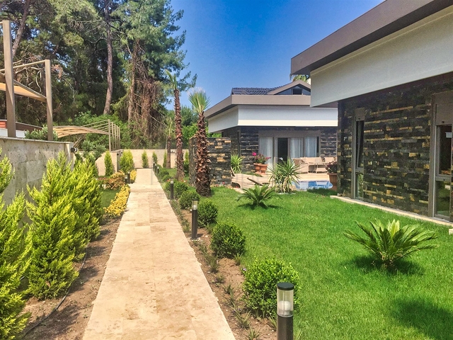 4+1-Villa im Wohnbezirk Aslanbujak - Antalya