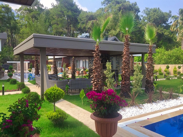 4+1-Villa im Wohnbezirk Aslanbujak - Antalya