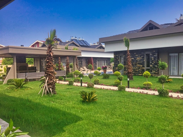 4+1-Villa im Wohnbezirk Aslanbujak - Antalya