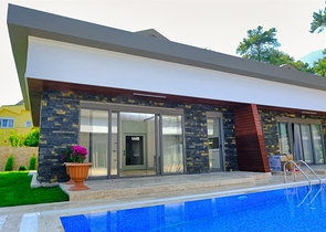 4+1-Villa im Wohnbezirk Aslanbujak - Antalya