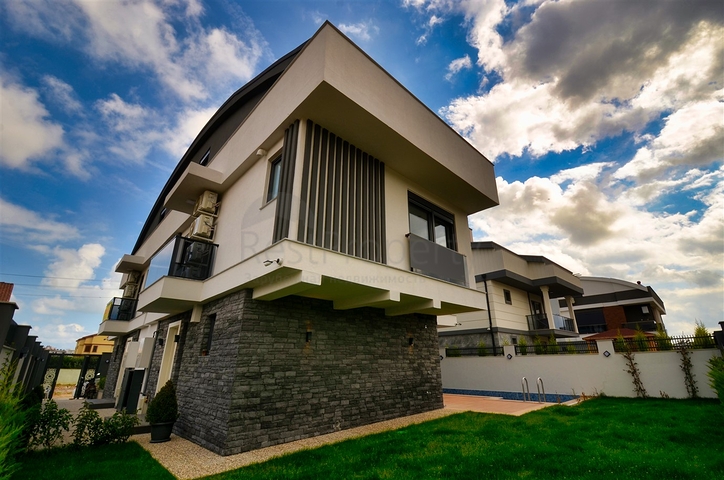 3+1-Villen im Wohnbezirk Güzeloba - Antalya 