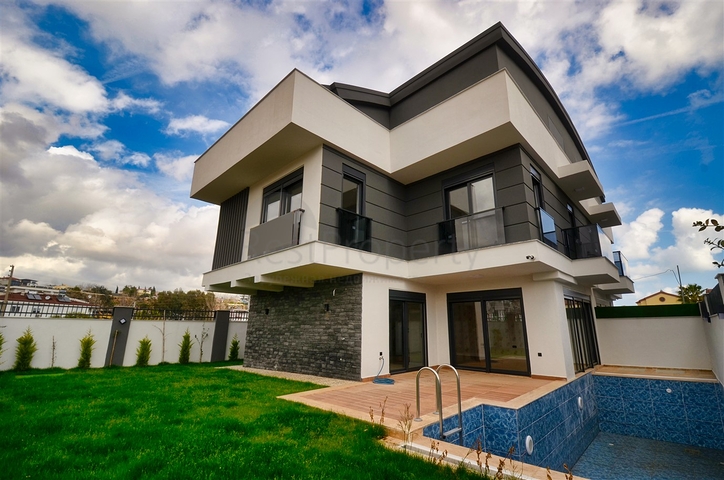 3+1-Villen im Wohnbezirk Güzeloba - Antalya 