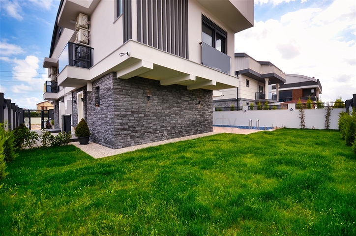 3+1-Villen im Wohnbezirk Güzeloba - Antalya 